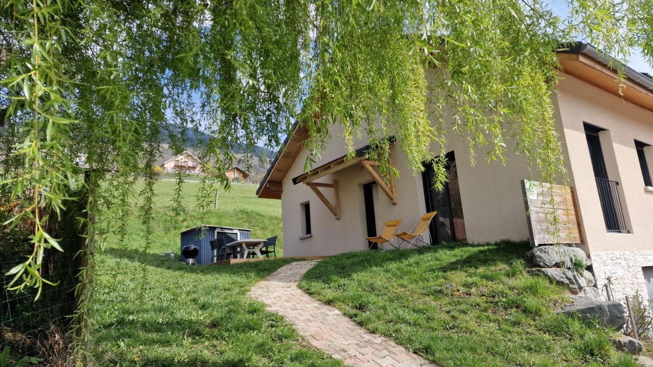 Appartement Rez De Jardin Saint-Martin-dʼUriage 外观 照片