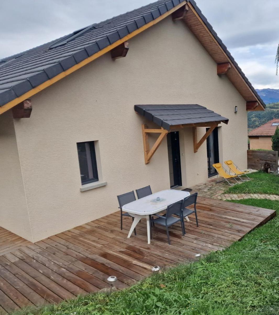 Appartement Rez De Jardin Saint-Martin-dʼUriage 外观 照片